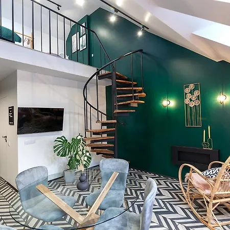 Luxurious Flat Near Opera Theatre-self Check-in & Netflix Lemberg