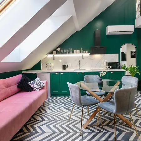 Luxurious Flat Near Opera Theatre-self Check-in & Netflix Apartment Lemberg