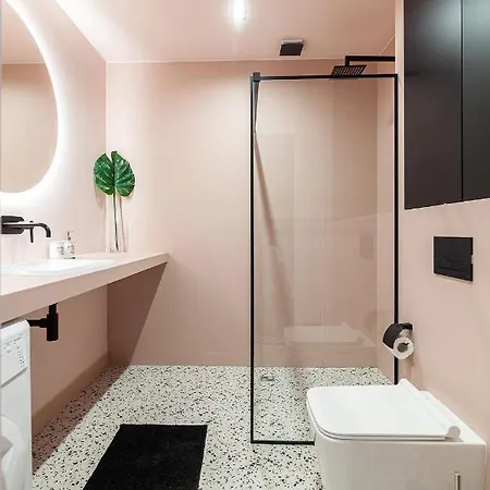 Luxurious Flat Near Opera Theatre-self Check-in & Netflix Apartment