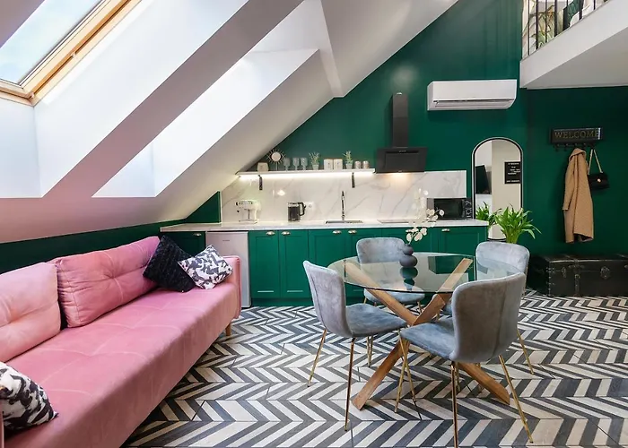 Luxurious Flat Near Opera Theatre-self Check-in & Netflix Apartmán Lvov