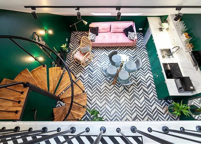 Luxurious Flat Near Opera Theatre-self Check-in & Netflix Leópolis