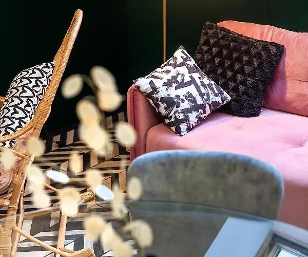 Апартаменты Luxurious Flat Near Opera Theatre-self Check-in & Netflix *