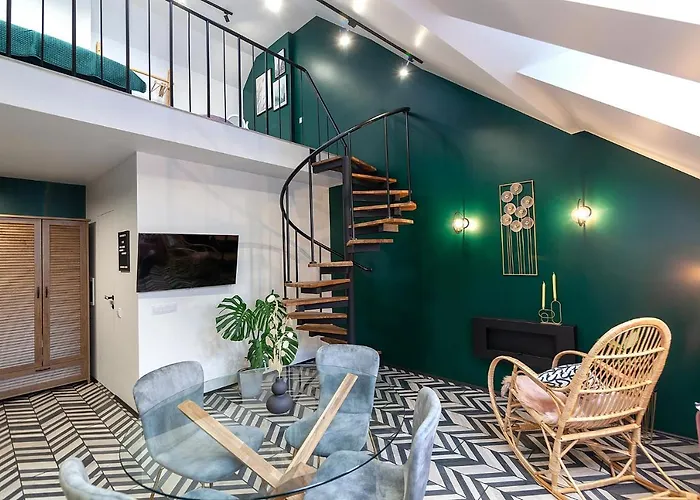 Luxurious Flat Near Opera Theatre-self Check-in & Netflix Львов